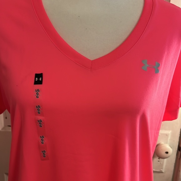 Under Armour Tee - Picture 2 of 6